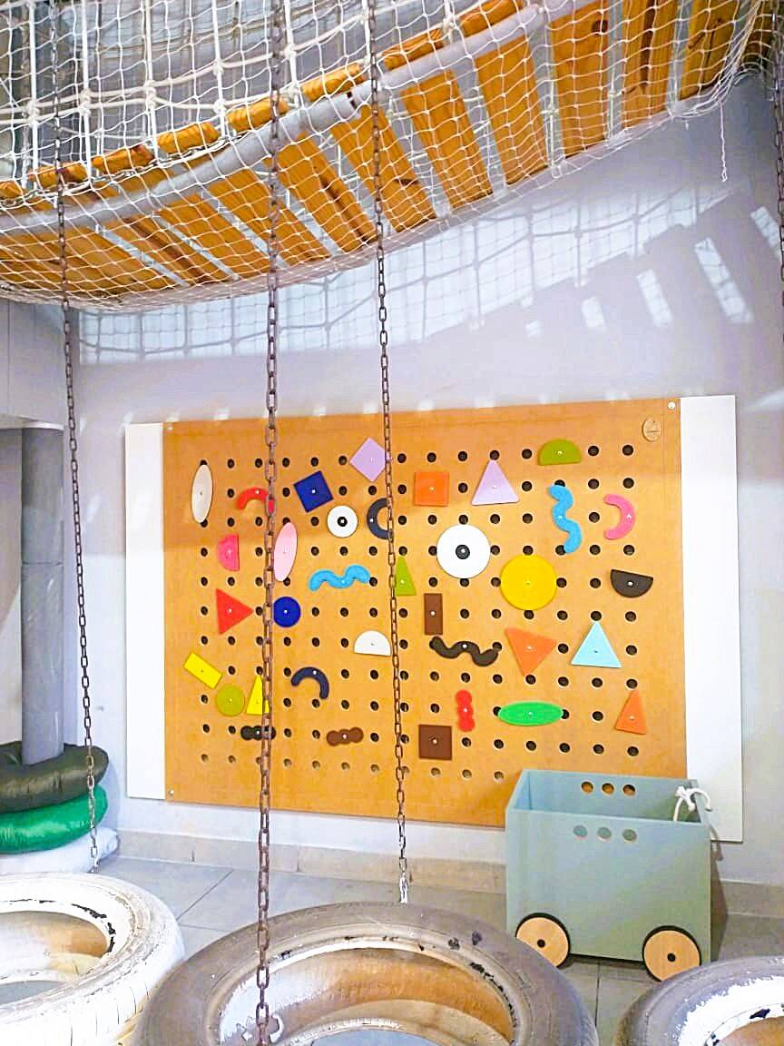 PANEL SENSORIAL de ENCASTRE. Motricidad fina